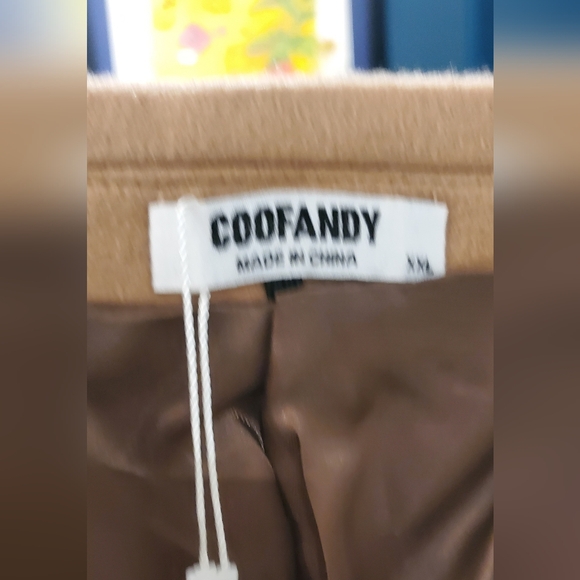 MENS Tan Long Coat with Black Buttons XXL - Picture 2 of 9